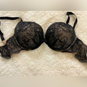Victoria’s Secret Plunge Push Up Bra (36DD)
